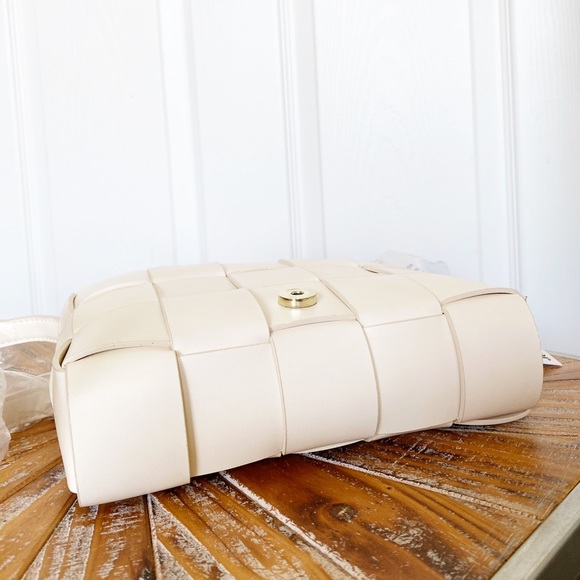 NWT JustFab Cream Weaved Faux Leather Shoulder Bag - Picture 8 of 16